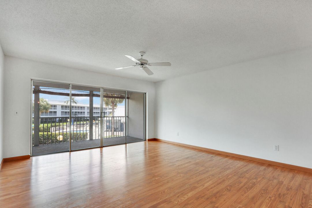 待售: $190,000 (2 贝兹, 2 浴室, 1191 平方英尺)