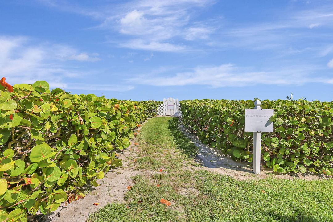 For Sale: $449,000 (2 beds, 2 baths, 1120 Square Feet)