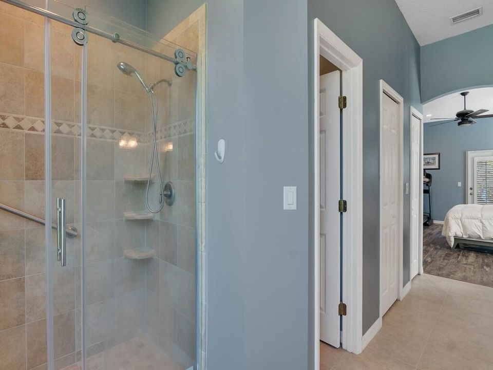 En Venta: $599,000 (4 camas, 3 baños, 2336 Pies cuadrados)