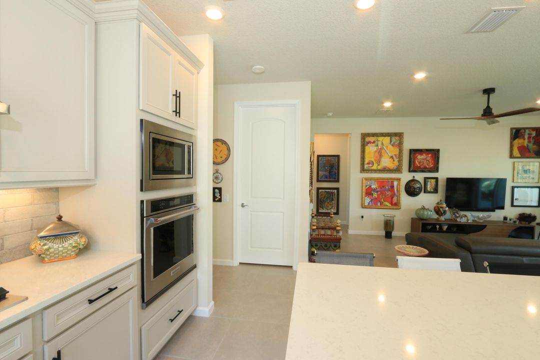 На продажу: $478,900 (2 спален, 2 ванн, 1827 Квадратных фут)