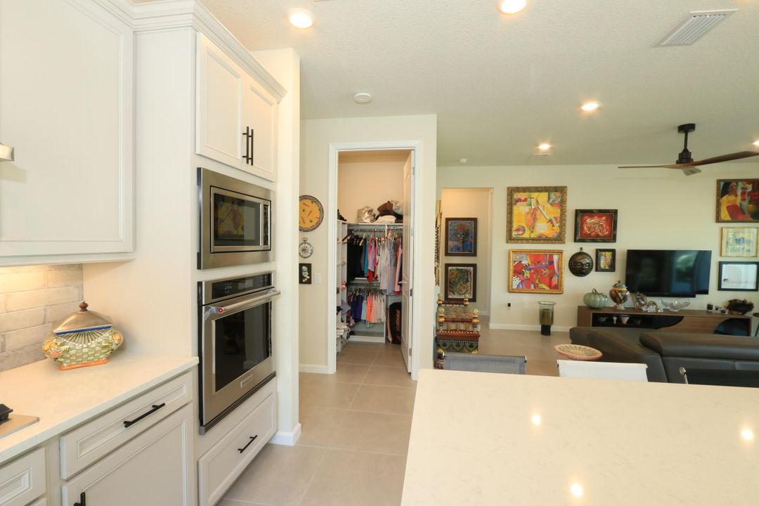 На продажу: $478,900 (2 спален, 2 ванн, 1827 Квадратных фут)