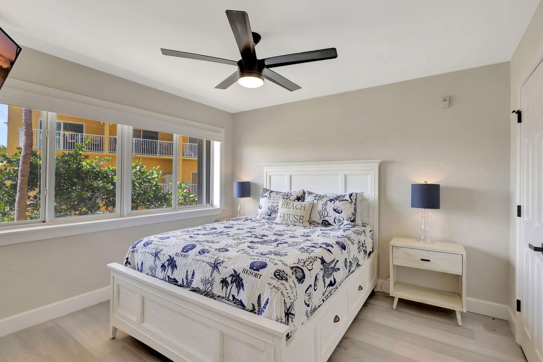 For Sale: $449,000 (2 beds, 2 baths, 1120 Square Feet)