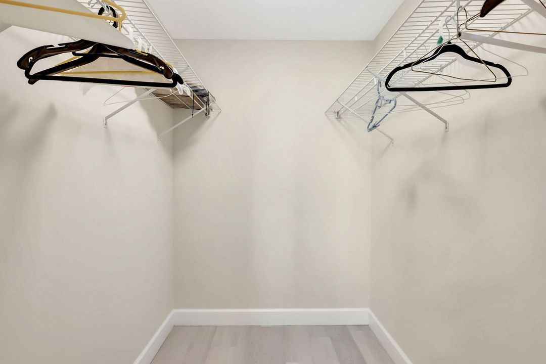 For Sale: $449,000 (2 beds, 2 baths, 1120 Square Feet)