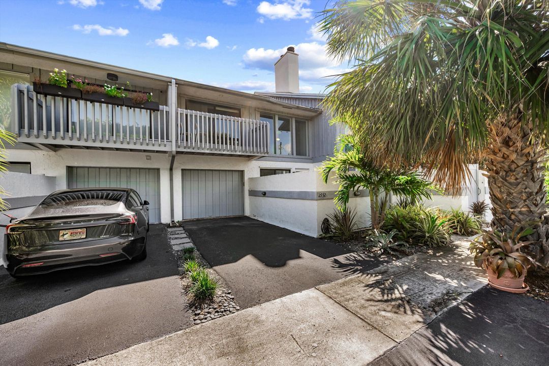 For Sale: $575,000 (3 beds, 2 baths, 1776 Square Feet)