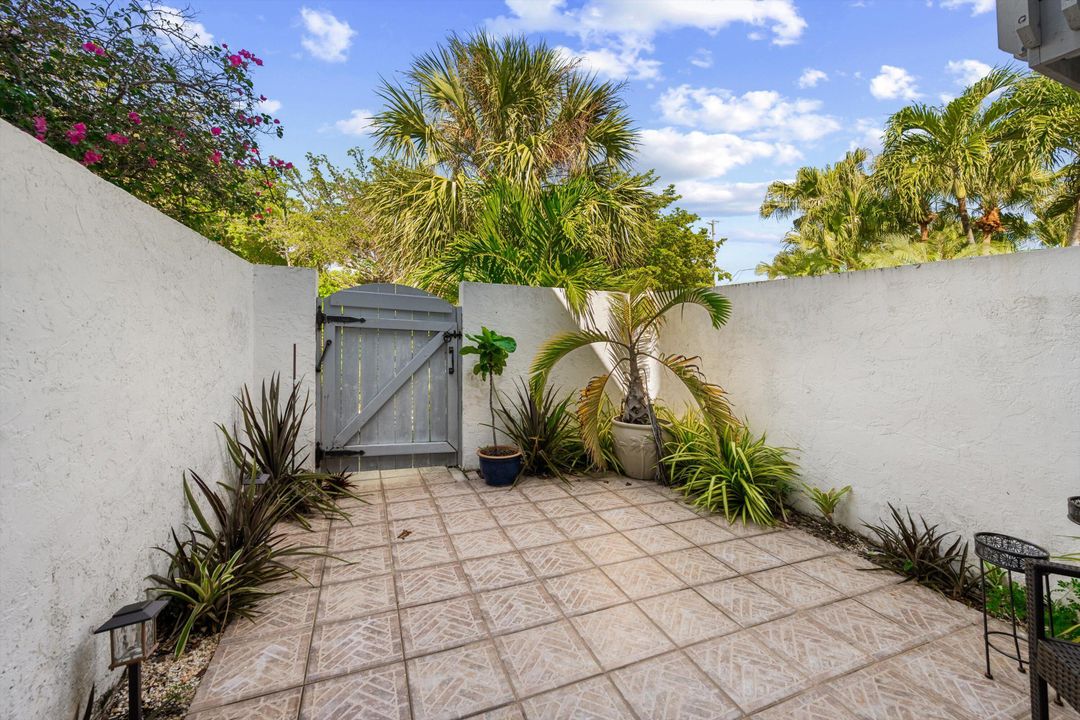 For Sale: $575,000 (3 beds, 2 baths, 1776 Square Feet)