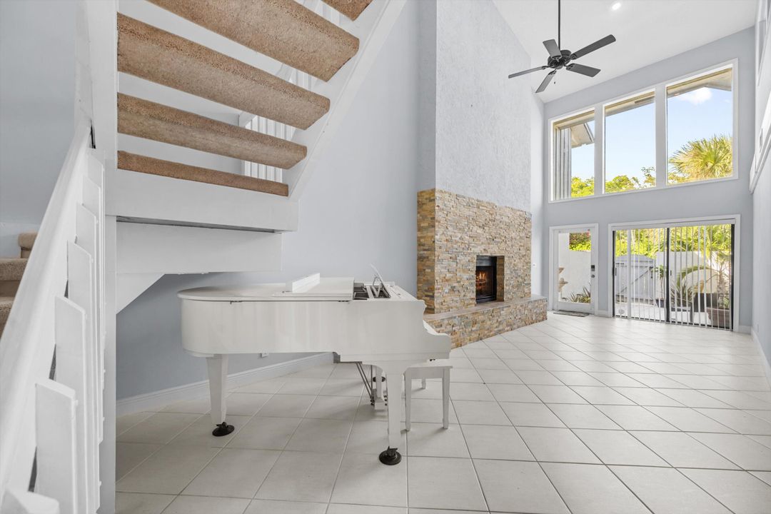 For Sale: $575,000 (3 beds, 2 baths, 1776 Square Feet)