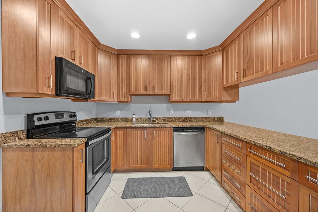 For Sale: $575,000 (3 beds, 2 baths, 1776 Square Feet)