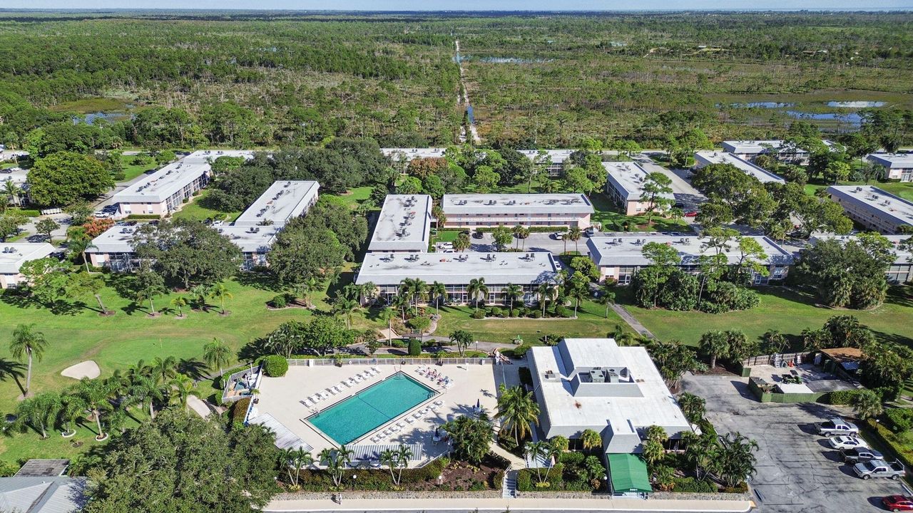 На продажу: $129,900 (2 спален, 2 ванн, 891 Квадратных фут)