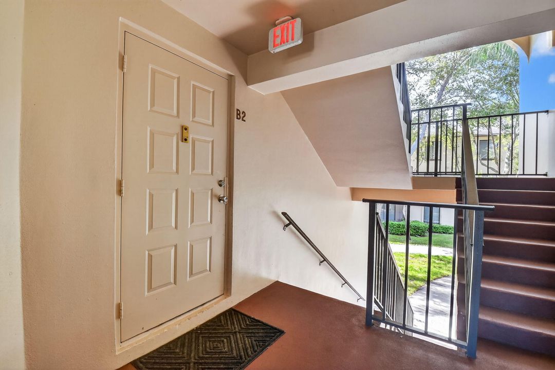 For Sale: $283,999 (2 beds, 2 baths, 1005 Square Feet)