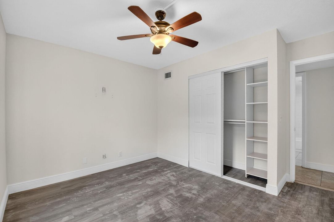 For Sale: $283,999 (2 beds, 2 baths, 1005 Square Feet)