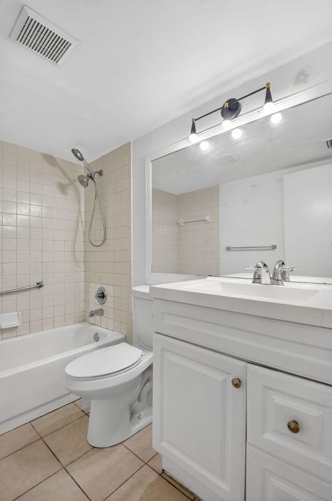 For Sale: $283,999 (2 beds, 2 baths, 1005 Square Feet)