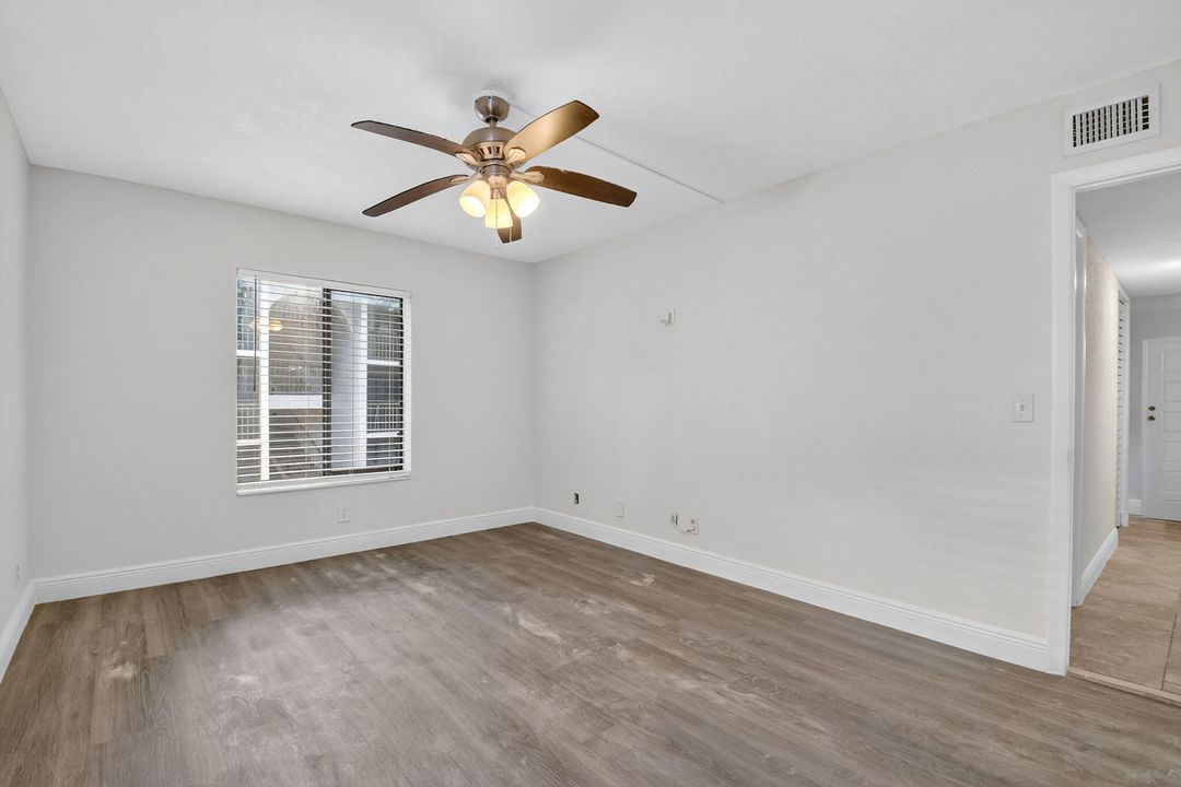 For Sale: $283,999 (2 beds, 2 baths, 1005 Square Feet)