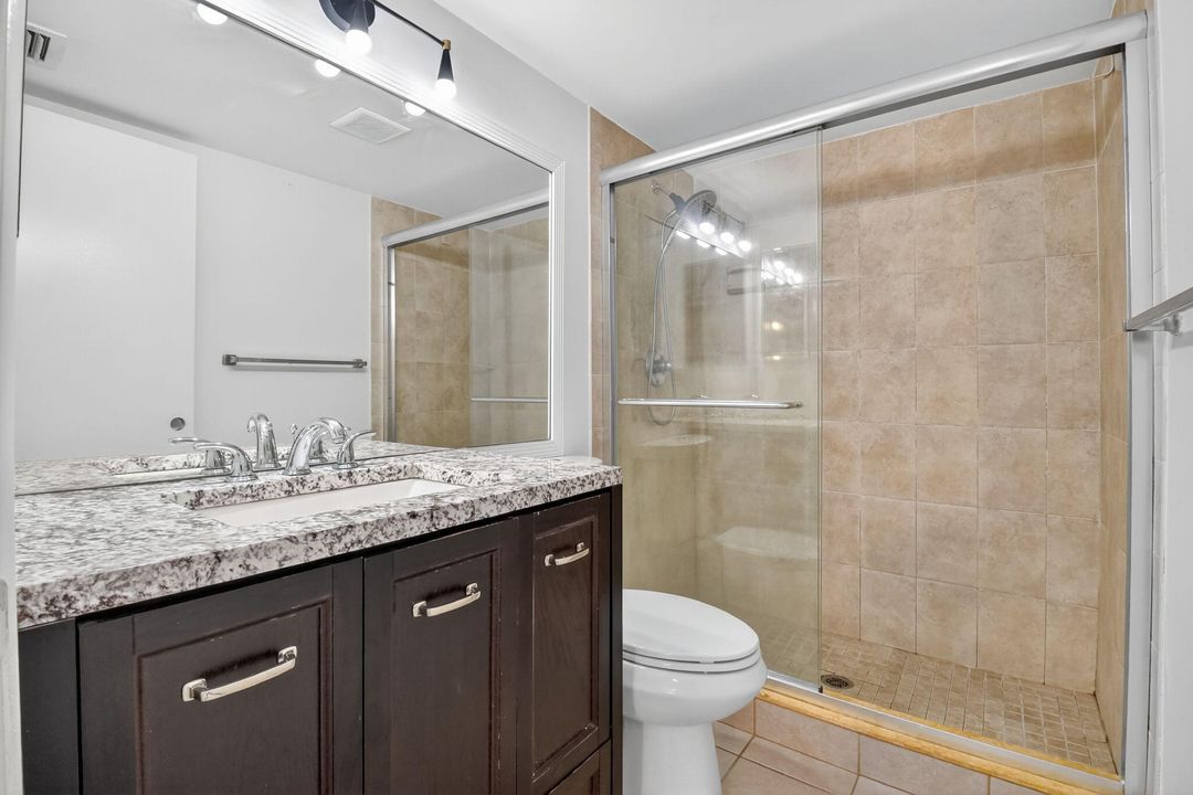 For Sale: $283,999 (2 beds, 2 baths, 1005 Square Feet)