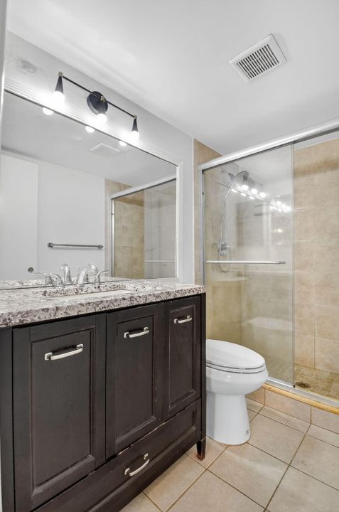 For Sale: $283,999 (2 beds, 2 baths, 1005 Square Feet)