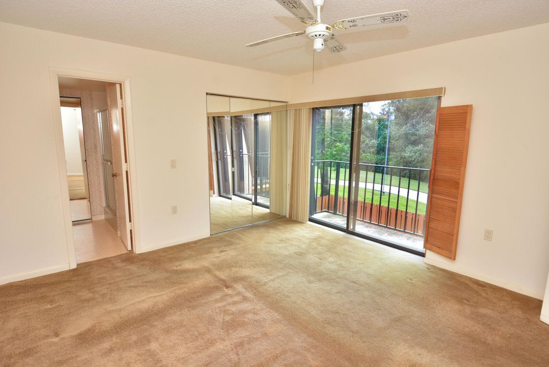 Под контрактом: $239,000 (2 спален, 2 ванн, 1288 Квадратных фут)