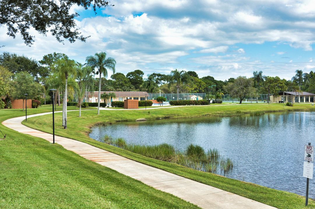 Под контрактом: $239,000 (2 спален, 2 ванн, 1288 Квадратных фут)