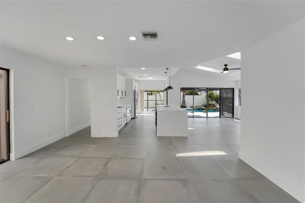 Active With Contract: $5,100 (3 beds, 2 baths, 1738 Square Feet)