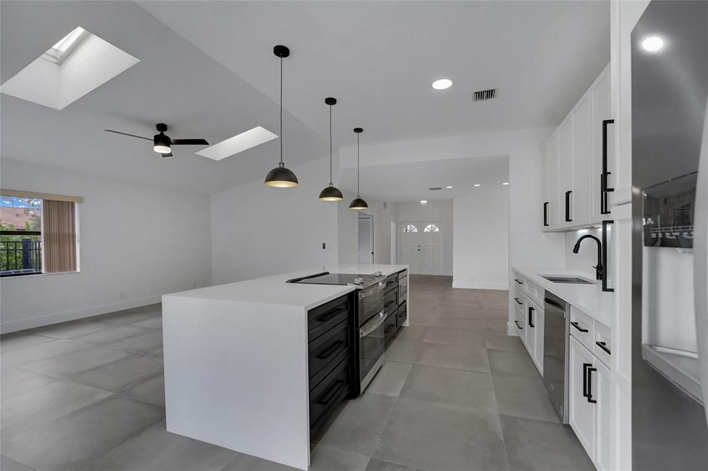 Active With Contract: $5,100 (3 beds, 2 baths, 1738 Square Feet)