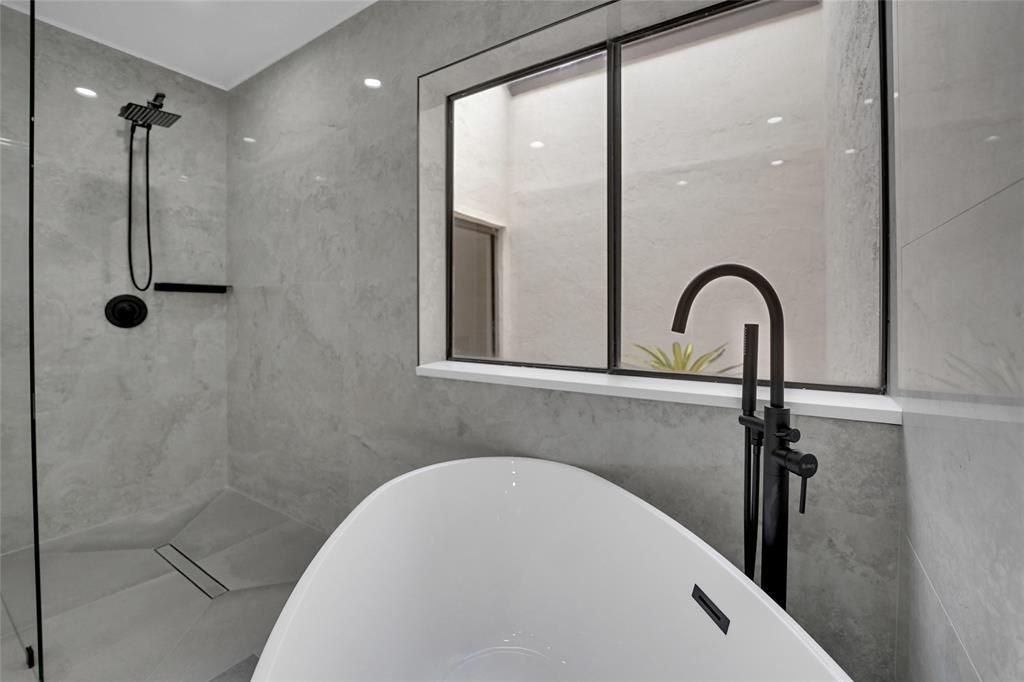 Active With Contract: $5,100 (3 beds, 2 baths, 1738 Square Feet)