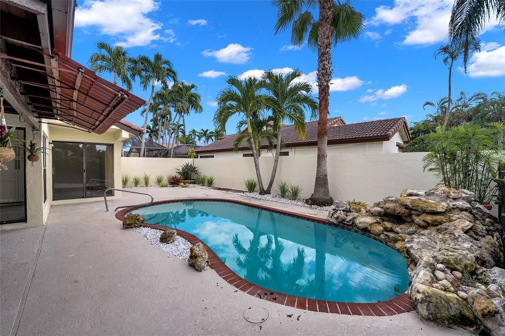 Active With Contract: $5,100 (3 beds, 2 baths, 1738 Square Feet)