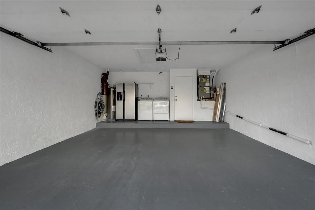 Active With Contract: $5,100 (3 beds, 2 baths, 1738 Square Feet)