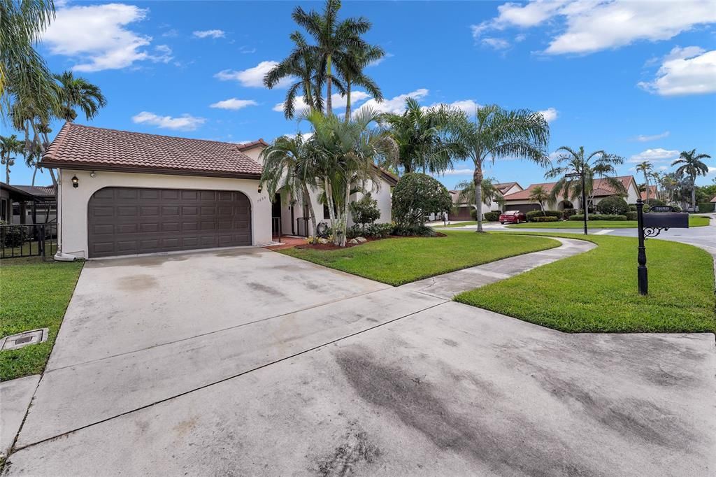 Active With Contract: $5,100 (3 beds, 2 baths, 1738 Square Feet)