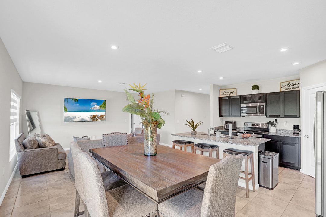 На продажу: $349,000 (3 спален, 2 ванн, 1715 Квадратных фут)