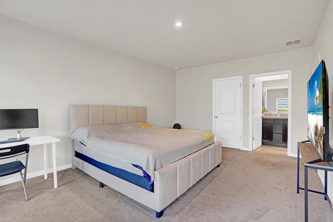 На продажу: $349,000 (3 спален, 2 ванн, 1715 Квадратных фут)