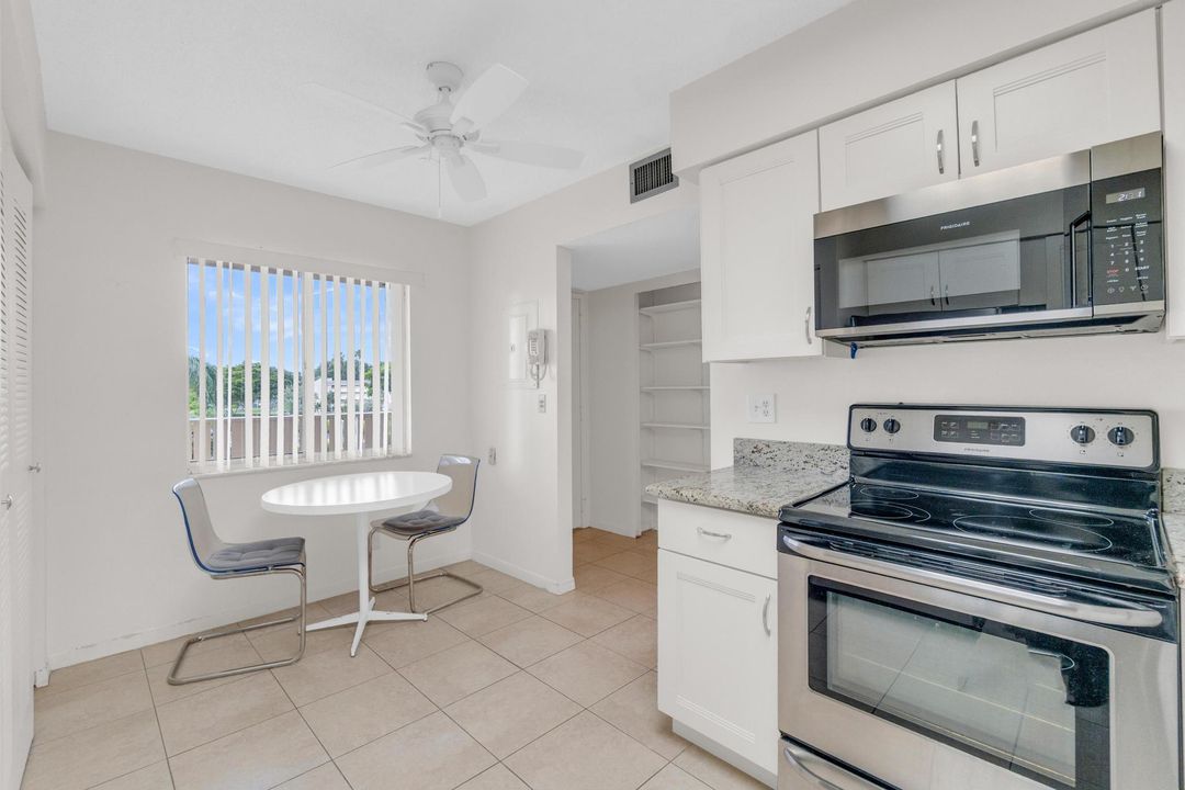 For Sale: $139,000 (2 beds, 2 baths, 1070 Square Feet)