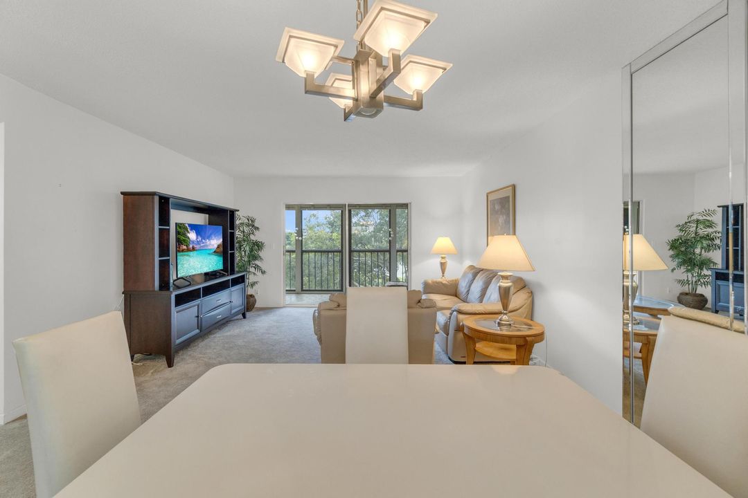 For Sale: $139,000 (2 beds, 2 baths, 1070 Square Feet)