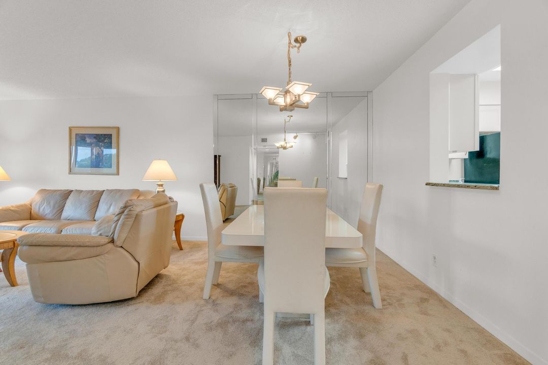 For Sale: $139,000 (2 beds, 2 baths, 1070 Square Feet)