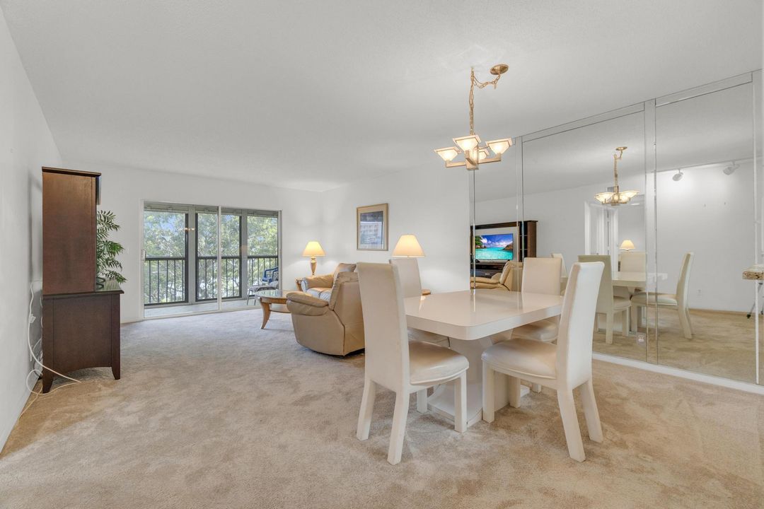 For Sale: $139,000 (2 beds, 2 baths, 1070 Square Feet)