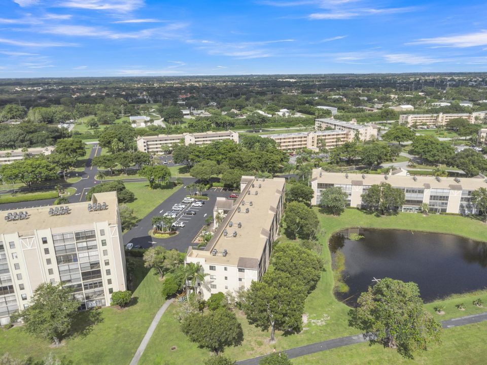 For Sale: $139,000 (2 beds, 2 baths, 1070 Square Feet)