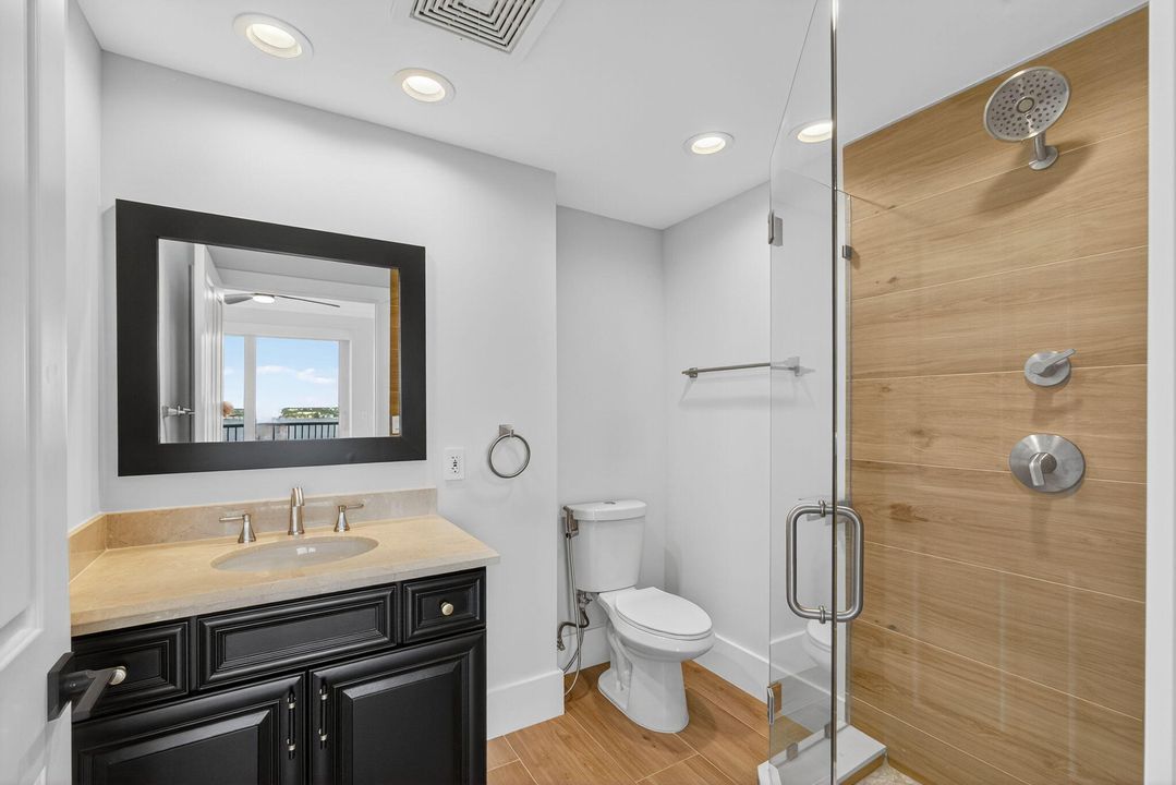 For Sale: $3,350,000 (3 beds, 5 baths, 3483 Square Feet)