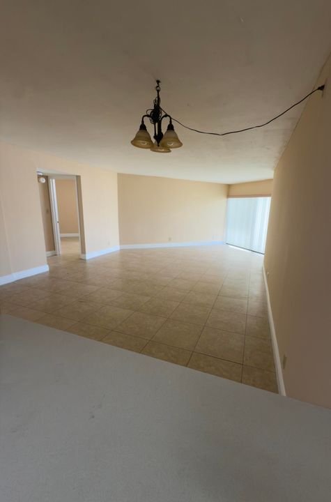 出租: $2,000 (2 贝兹, 2 浴室, 1030 平方英尺)