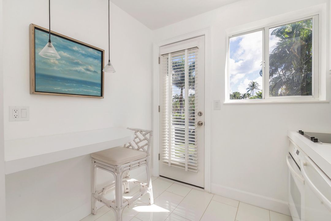 Под контрактом: $1,695,000 (2 спален, 2 ванн, 765 Квадратных фут)