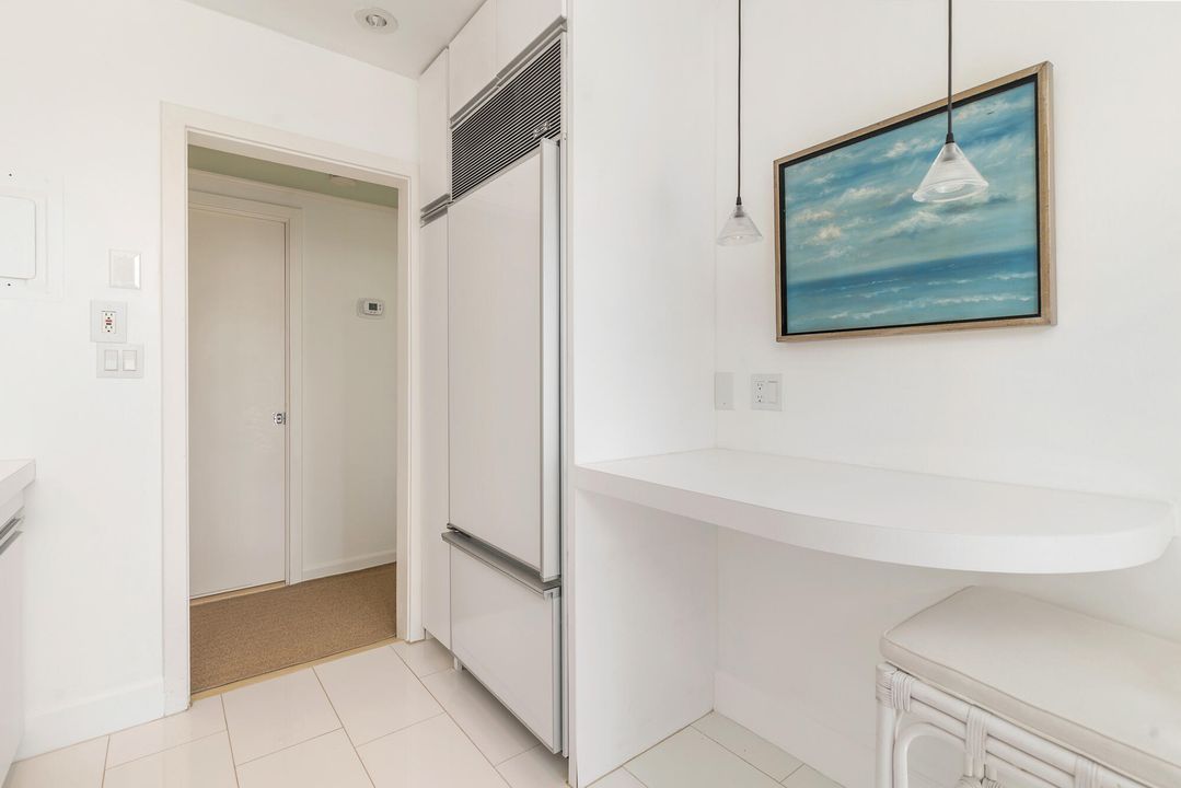 Под контрактом: $1,695,000 (2 спален, 2 ванн, 765 Квадратных фут)