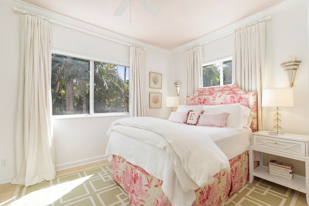 Под контрактом: $1,695,000 (2 спален, 2 ванн, 765 Квадратных фут)