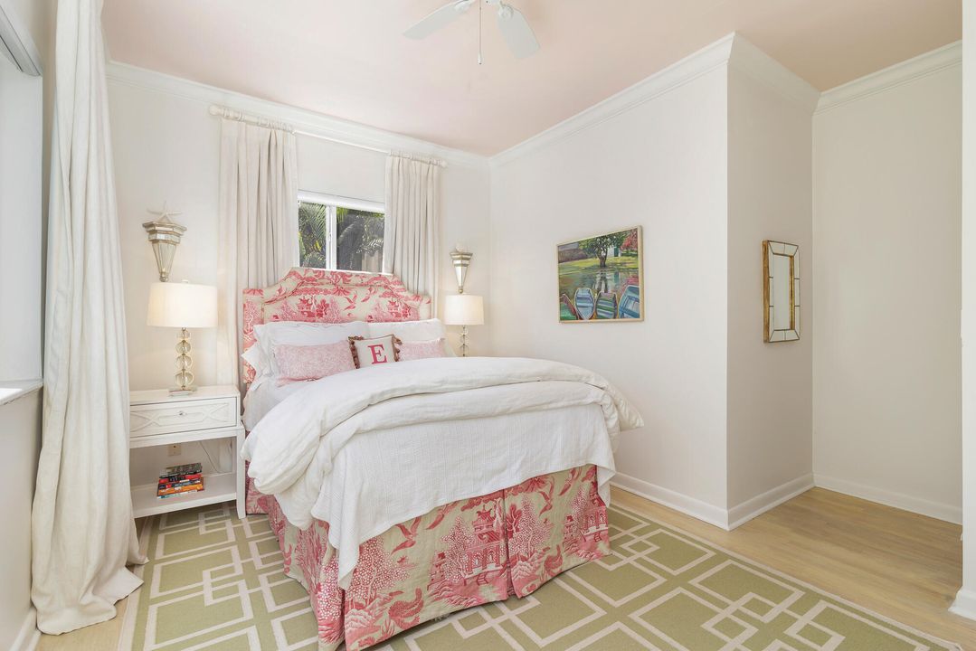 Под контрактом: $1,695,000 (2 спален, 2 ванн, 765 Квадратных фут)