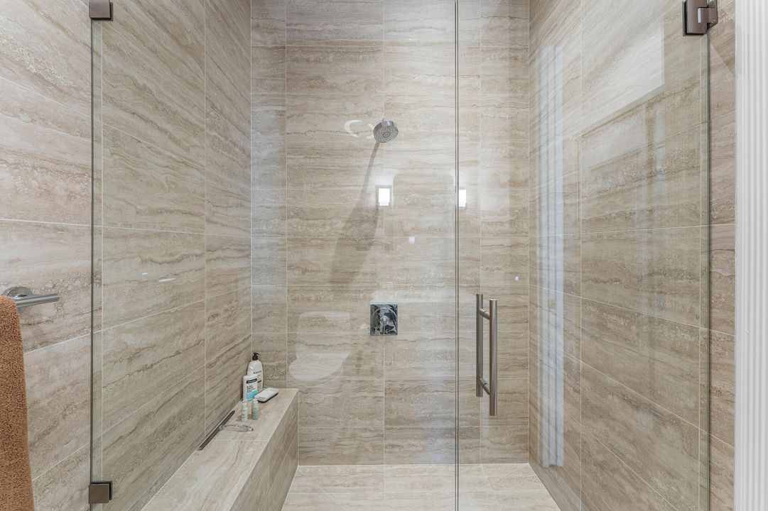 Под контрактом: $8,000 (3 спален, 3 ванн, 2001 Квадратных фут)