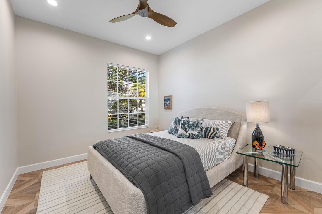 Под контрактом: $8,000 (3 спален, 3 ванн, 2001 Квадратных фут)