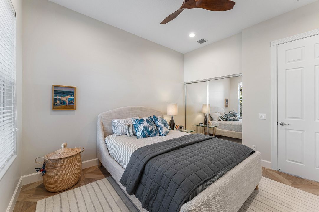 Под контрактом: $8,000 (3 спален, 3 ванн, 2001 Квадратных фут)