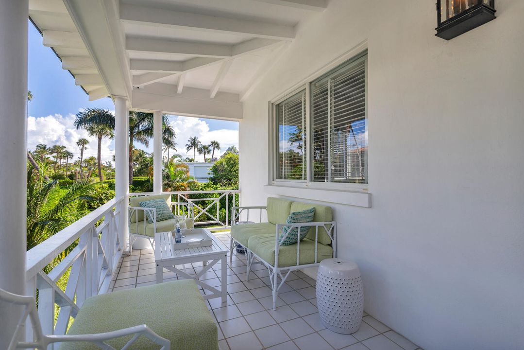 Под контрактом: $1,695,000 (2 спален, 2 ванн, 765 Квадратных фут)