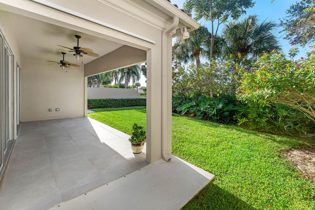 Под контрактом: $8,000 (3 спален, 3 ванн, 2001 Квадратных фут)