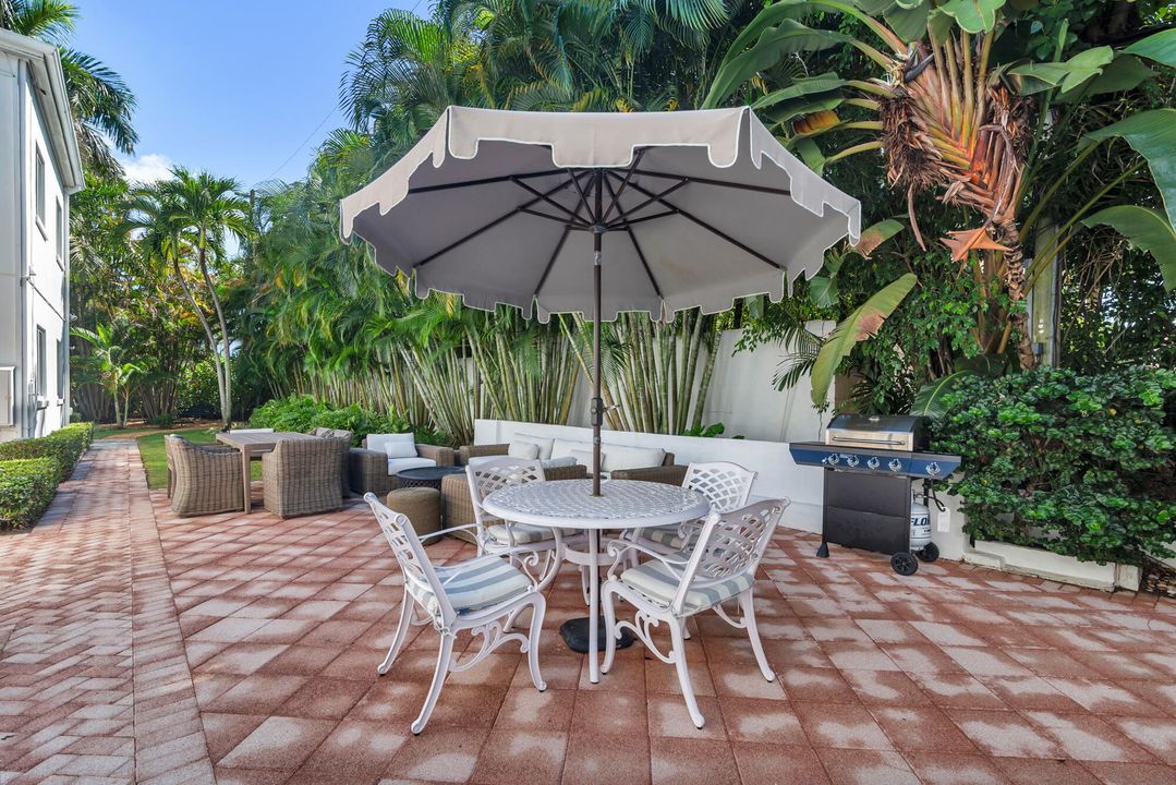 Под контрактом: $1,695,000 (2 спален, 2 ванн, 765 Квадратных фут)