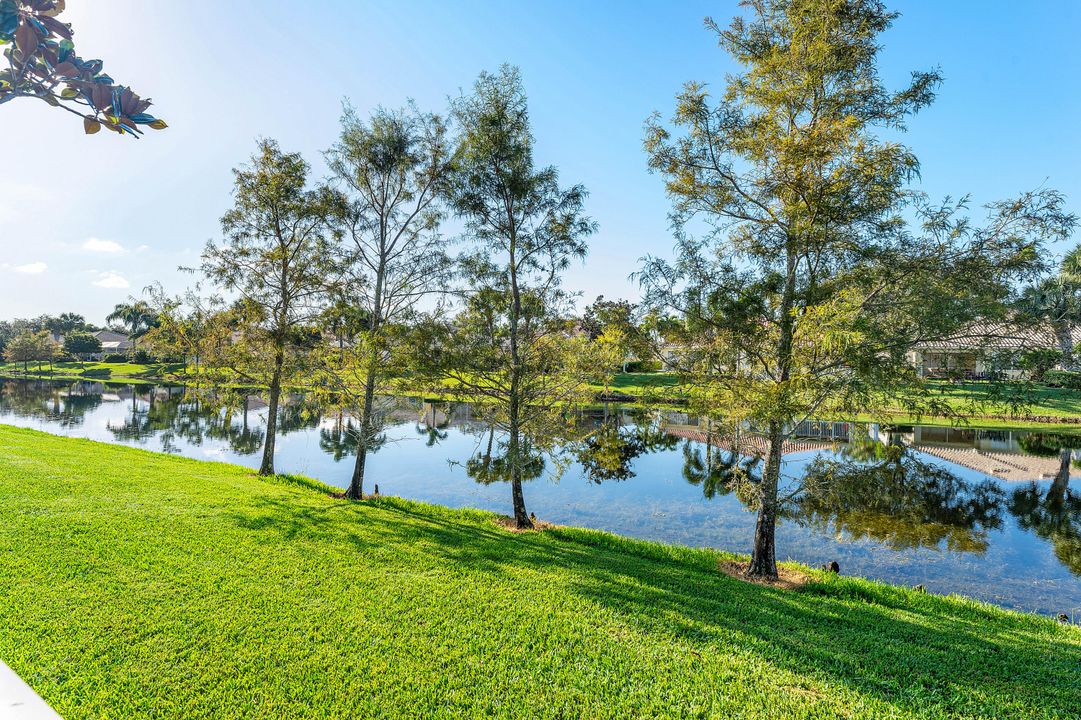 Под контрактом: $8,000 (3 спален, 3 ванн, 2001 Квадратных фут)