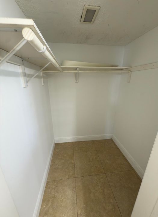 出租: $2,000 (2 贝兹, 2 浴室, 1030 平方英尺)