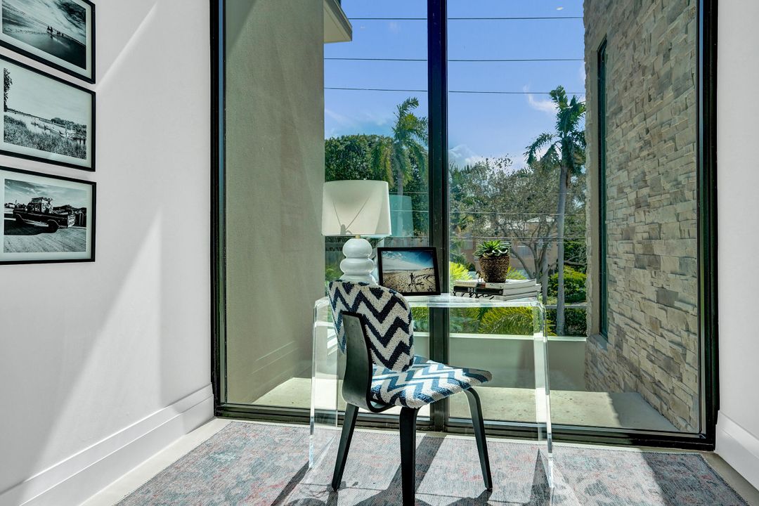 For Sale: $2,549,000 (3 beds, 3 baths, 1978 Square Feet)