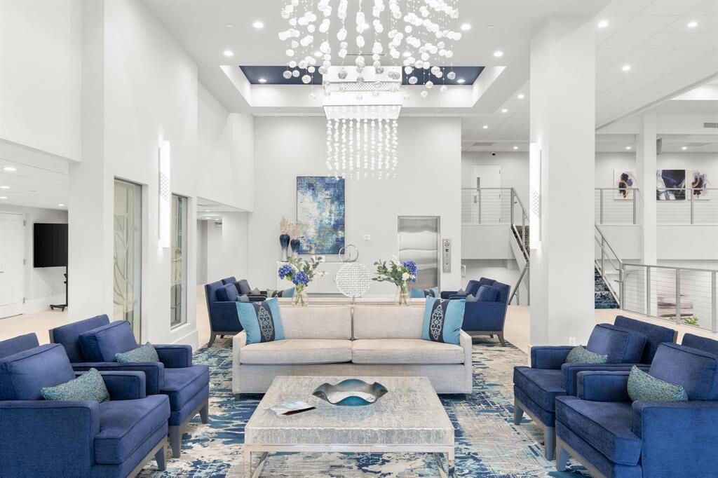 For Sale: $139,000 (2 beds, 2 baths, 1070 Square Feet)