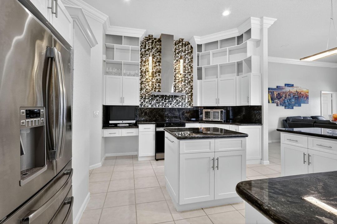 Active With Contract: $779,000 (4 beds, 3 baths, 2470 Square Feet)